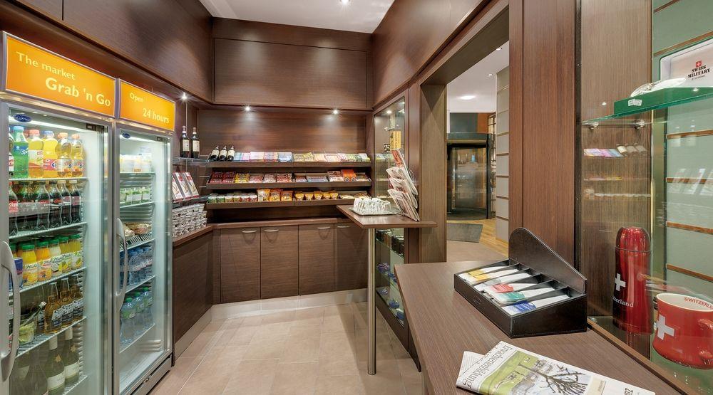 Готель Courtyard By Marriott Zurich North Екстер'єр фото