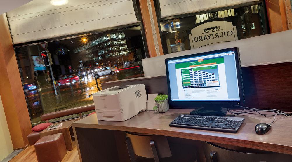 Готель Courtyard By Marriott Zurich North Екстер'єр фото