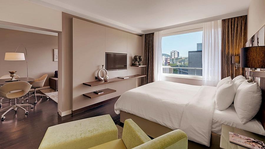 Готель Courtyard By Marriott Zurich North Екстер'єр фото