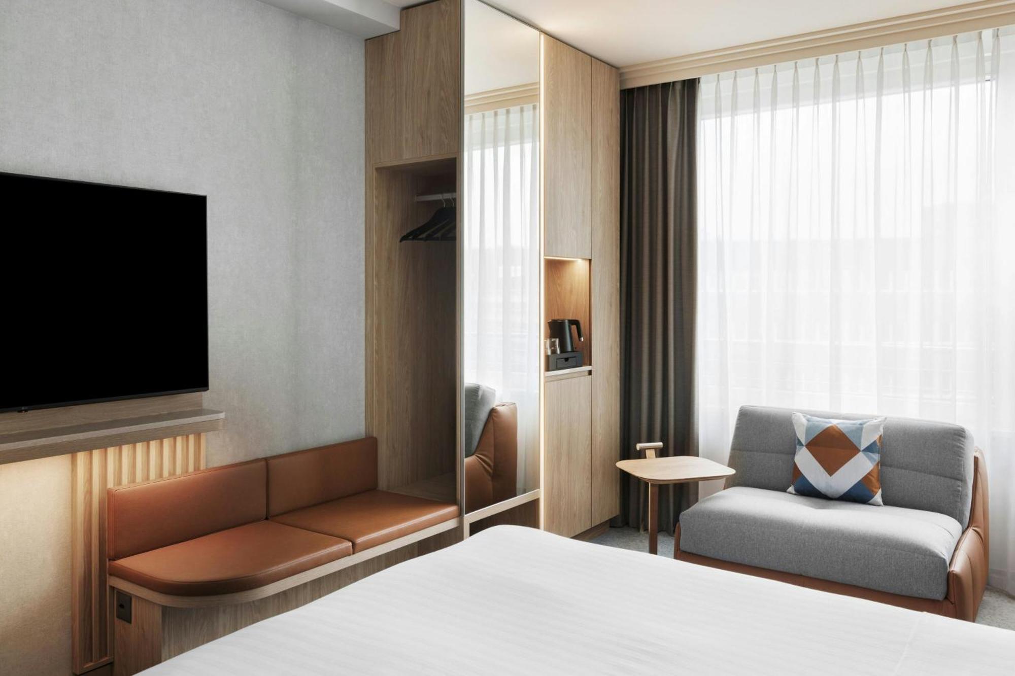 Готель Courtyard By Marriott Zurich North Екстер'єр фото