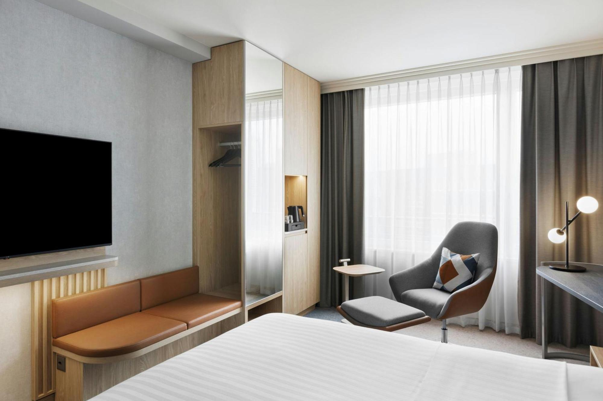 Готель Courtyard By Marriott Zurich North Екстер'єр фото