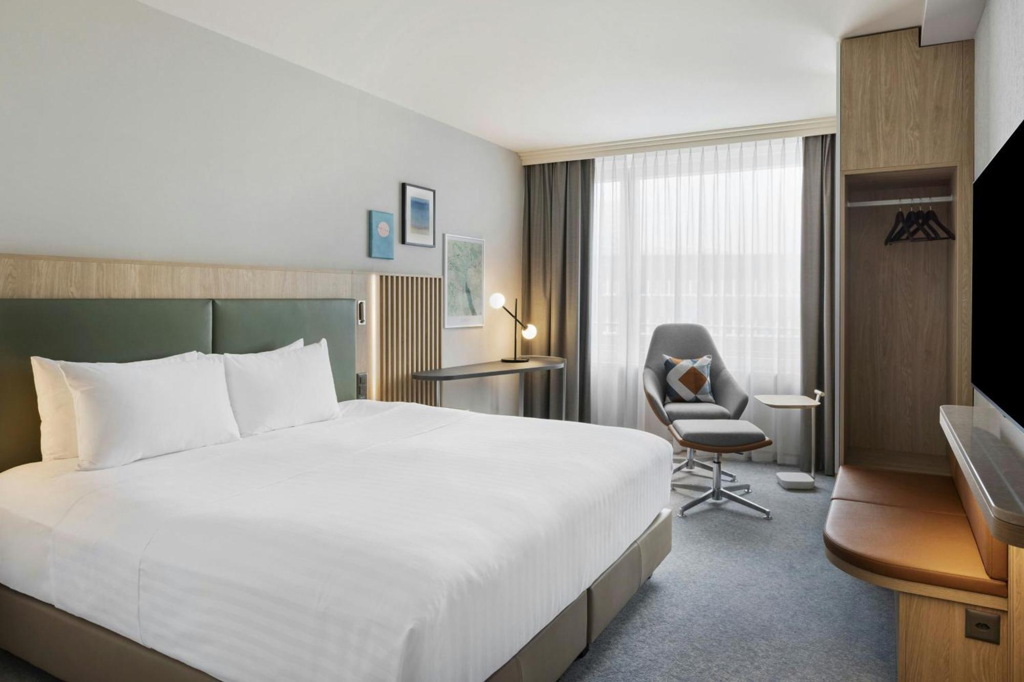 Готель Courtyard By Marriott Zurich North Екстер'єр фото