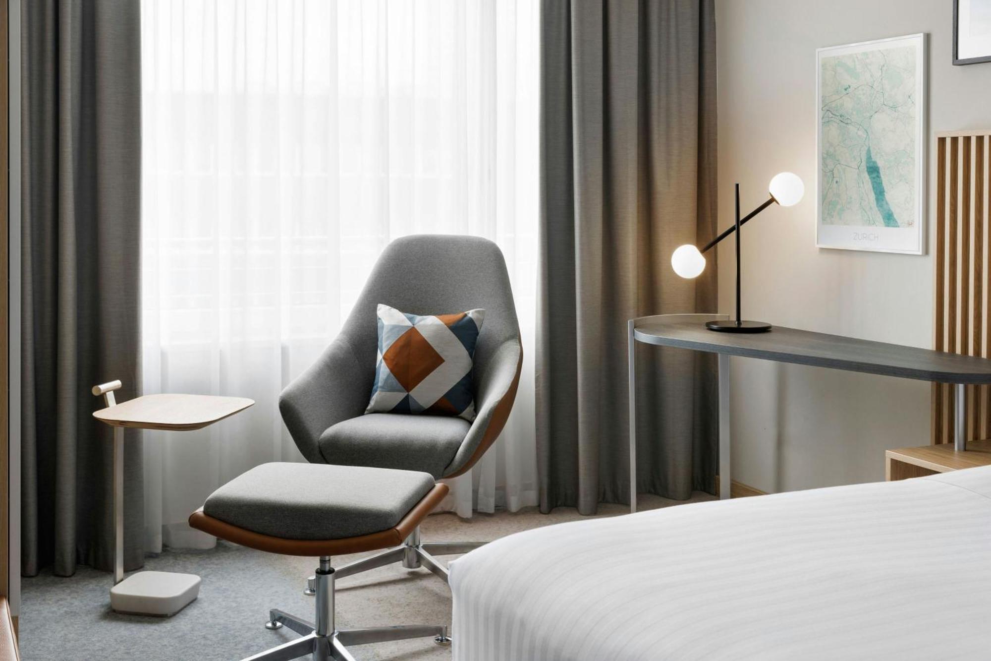 Готель Courtyard By Marriott Zurich North Екстер'єр фото